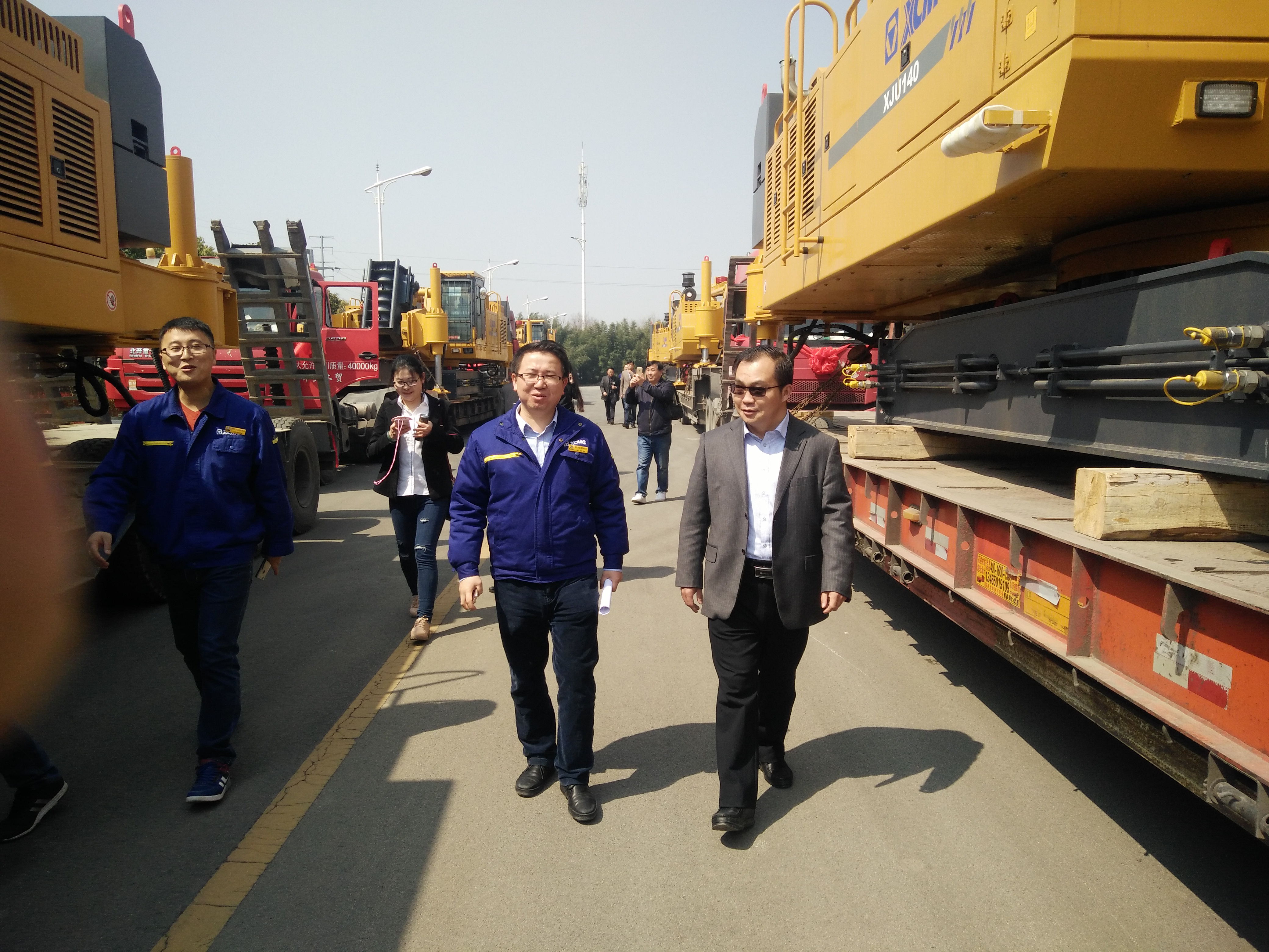 2017年，公司刘庆坤总经理参加徐工基础海外订单发车仪式